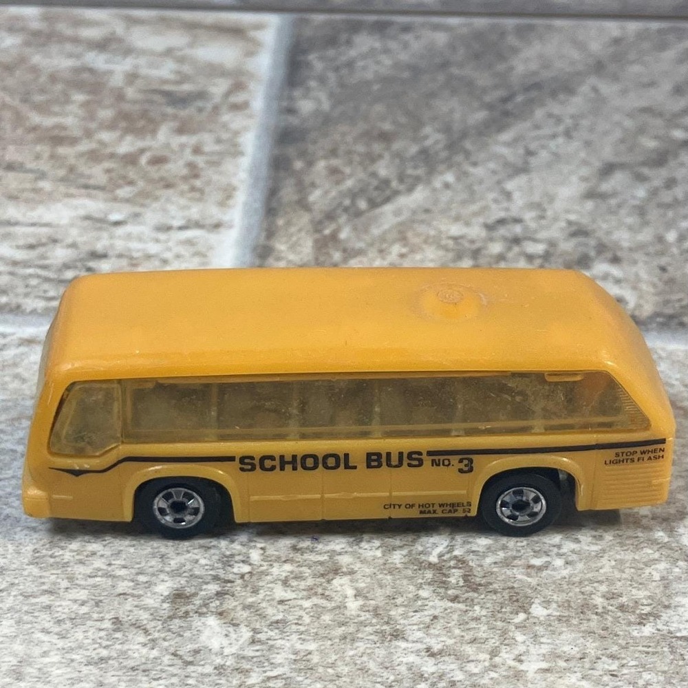 Hot Wheels School Bus No 3 Yellow Diecast Toy Vehicle 1981 Mattel Malaysia‎